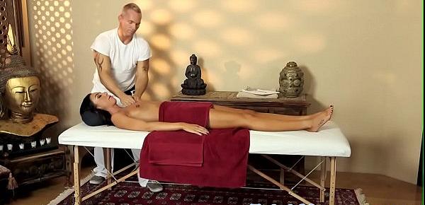  Gorgeous massage babe cocksucking masseur